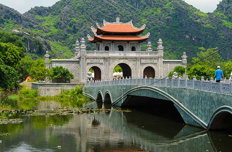 398 - Vietnam - Hoa Lu - entrada
